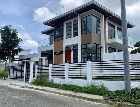 BRANDNEW MODERN CORNER HOUSE WITH SWIMMING POOL FOR SALE IN TAGAYTAY CITY NEAR FORA MALL