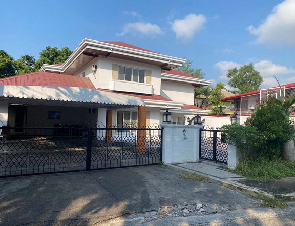 4-Bedrooms House For Sale Ayala Alabang