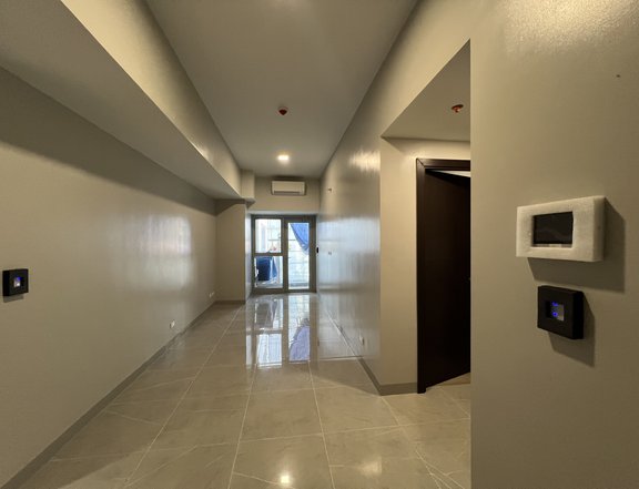 Exec. 1 bedroom with maids room for sale in Uptown Bonifacio BGC