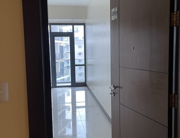 1 Bedroom Unit For Sale in Mckinley Hill, Rent To Own Condo