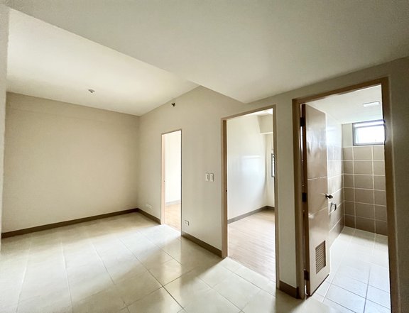 Unit 20O 39 sqm 2-Bedroom Residential Condo Few Minutes to St. Luke's for Sale in Suntrust Asmara,