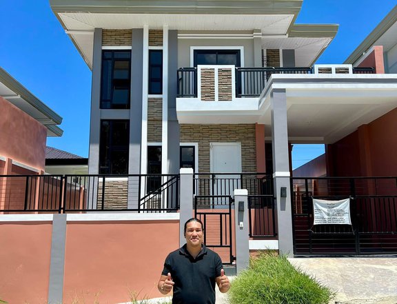 For Sale Model House 335 in Ilumina Estates