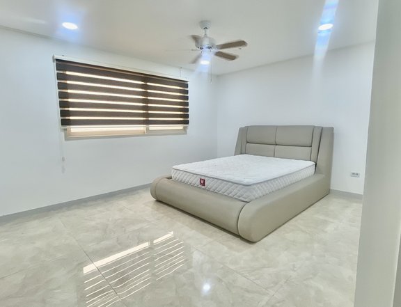 3 Bedrooms Fully Furnished Condo For Sale in The Villages Clark Freeport Zone