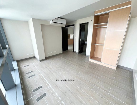 1 BR. 55 sqm. Eastwood Global Plaza / High End condo for sale in Eastwood City