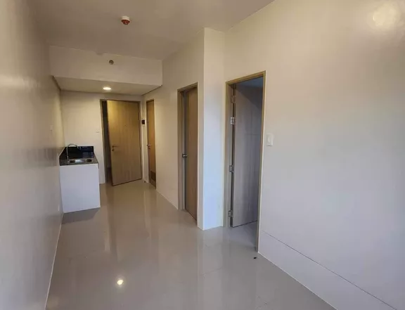 2 - BEDROOM UNIT WITH 1 PARKING FOR SALE AT VINE RESIDENCES QUEZON CITY