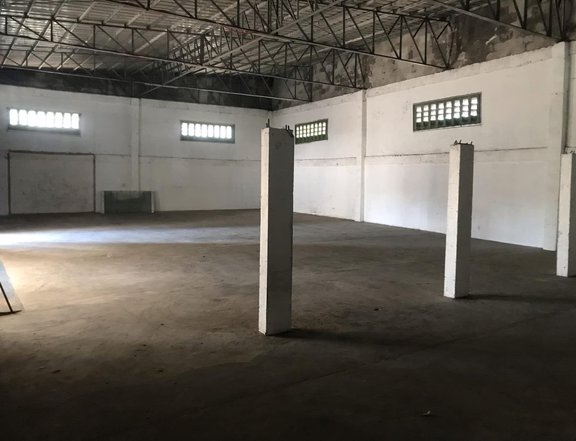 FOR SALE COMMERCIAL BUILDING WITH WAREHOUSE IN PAMPANGA NEAR NLEX TOLL PLAZA AND TIPCO MABALACAT