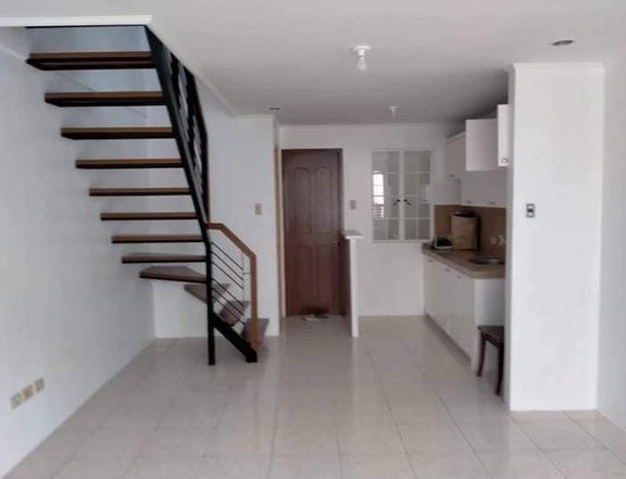 4Bedroom Townhouse for Sale in Santolan Pasig Income Generating