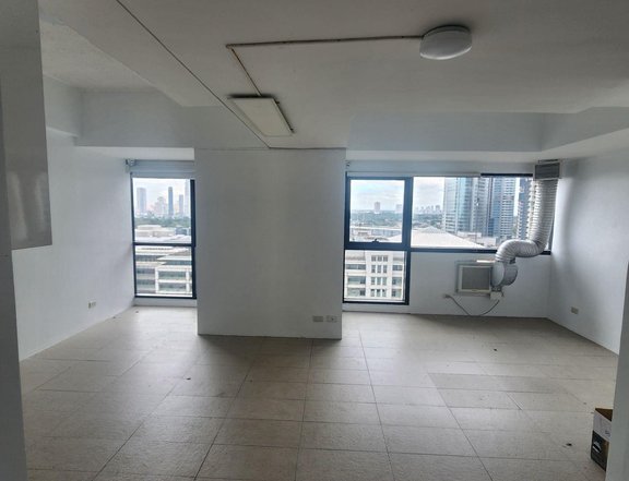 1 bedroom with parking BSA Twin Tower