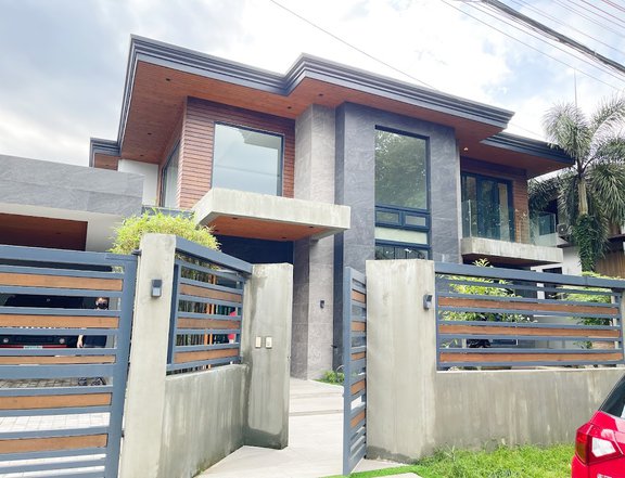 5  Bedroom House For Sale in Loyola Grand Villas, Quezon City