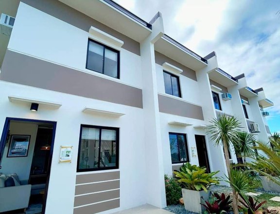 Pre-selling 2-bedroom Townhouse For Sale thru Bank or Pag-IBIG