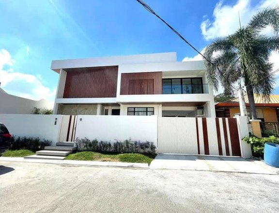 Ready For Occupancy 10-bedroom Single Attached House For Sale in San Fernando Pampanga