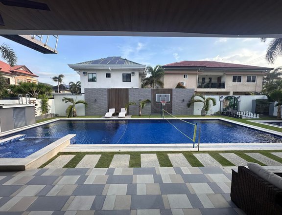 Pre-Owned 5-bedroom Single Detached House For Sale in Angeles Pampanga