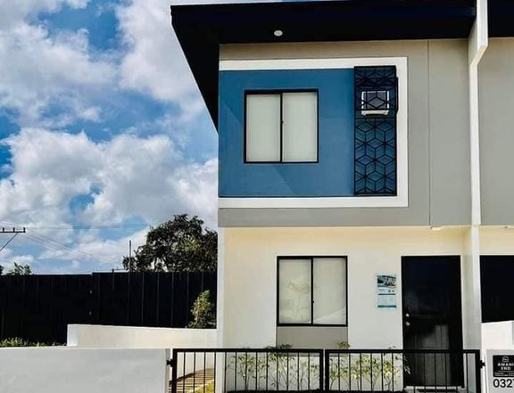 2-BEDROOM  TOWNHOUSE FOR  SALE IN LIPA BAtANGAS