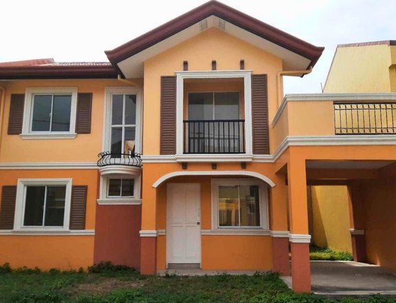 5-bedroom House For Sale in Bacoor Cavite