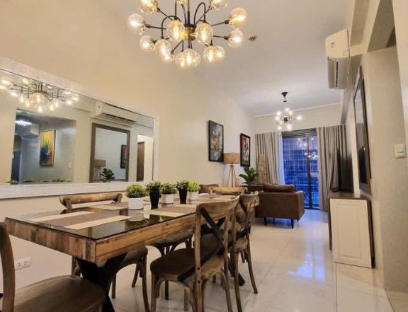 2br 92sqm Fully furnished Rits residences uptown BGC