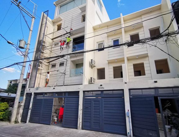 5-Bedrooms 3Storey Townhouse For Rent San Antonio Makati