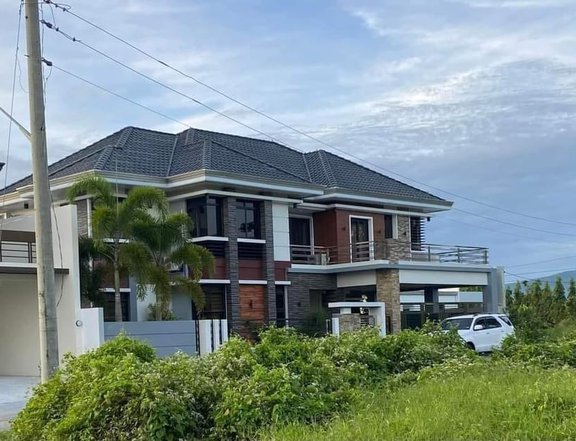 7-bedroom Duplex / Twin House For Sale in Orani Bataan