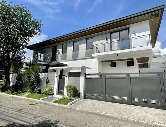 Elegant House For Sale in BF Homes Parañaque