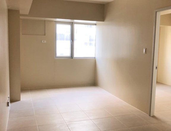 Pre-Owned 37.00 sqm 1-bedroom Residential Condo For Sale in BGC Taguig