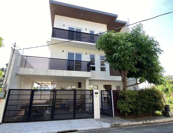 HOUSE AND LOT FOR SALE - GREENWOODS PASIG