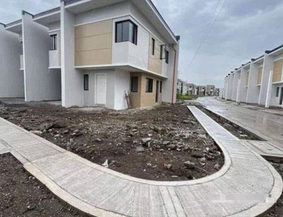 2-bedroom Townhouse For Sale in The Granary Binan Laguna