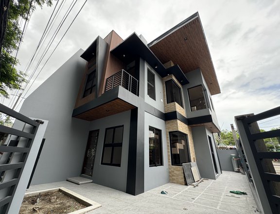 Modern Conemporary Duplex House