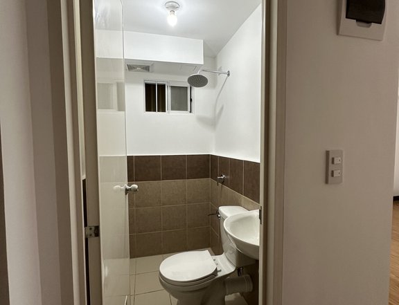 23.00 sqm Studio Residential Condo For Rent in Metro Towne Las Pinas