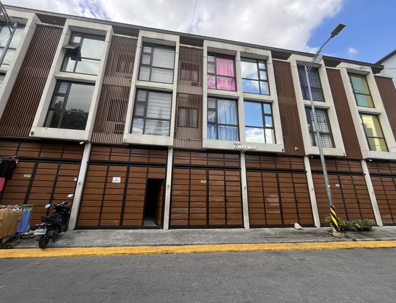 3bedroom Well maintained Townhouse for sale in Sta. Ana Manila
