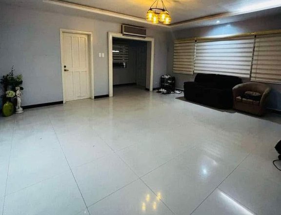 Pre-Owned 4-bedroom Single Detached House For Sale in Scout Quezon City