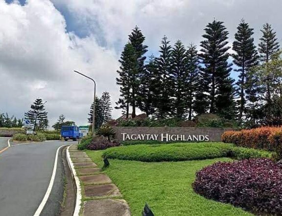 Lot for sale in Tagaytay Highlands