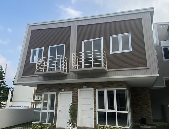 For Vacation Townhouse For Sale Ready For Occupancy 3BR 2T&B Modern New 1Carport in Tagaytay City