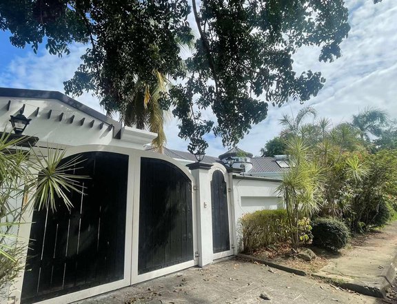 Pre-Owned 5-bedroom Single Detached House For Sale in Angeles Pampanga