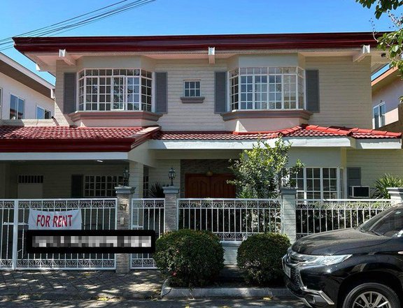 4-bedroom Single Detached House For Rent in Paranaque BF Homes