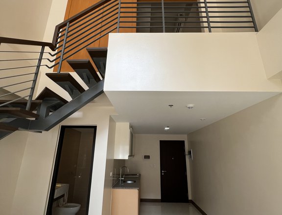 Studio loft with balcony condo for sale in Makati Salcedo Village