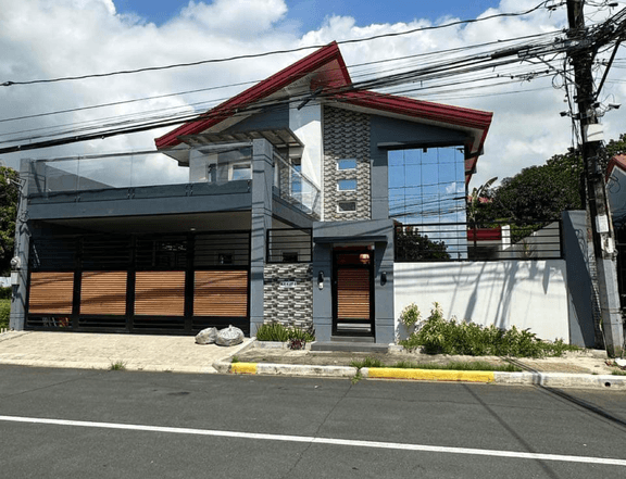 Low maintenance brand new modern minimalist in a very secured subd