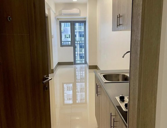 24.40 sqm 1 BR Semi Furnished Fame Residences Condo for Sale in Pasig