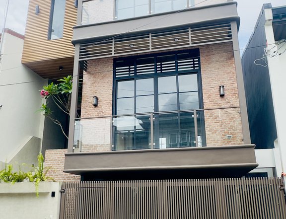 Brand New 3storey House with swimming pool