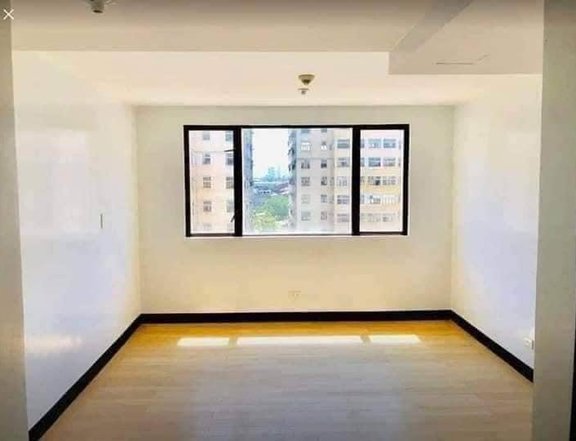 11k monthly Pre-Owned 40 sqm 1 Bedroom Loft Type in Cambridge Village in Pasig near Eastwood