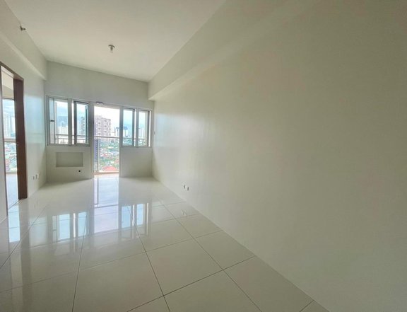 Times Square West One Bedroom For Rent in BGC Bare Unit with bed included