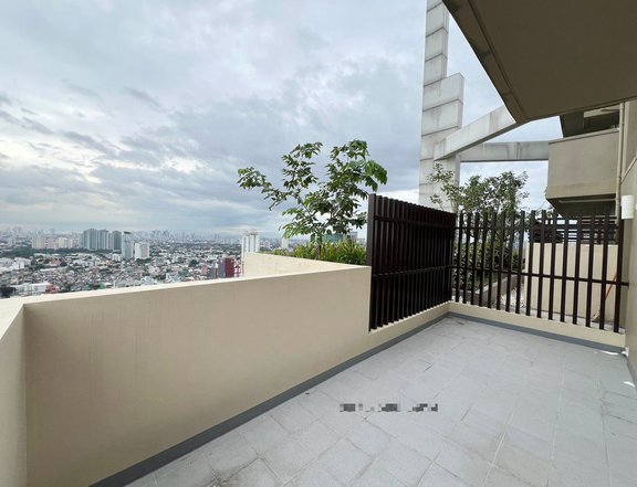 Manhattan Plaza 2, Executive 1 Bedroom 79.5sqm. with Balcony  Araneta Coliseum