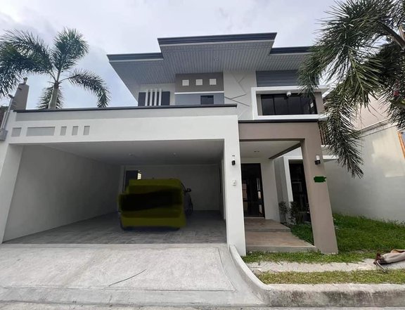 5-bedroom w/ pool House and lot For Sale in Clark Angeles