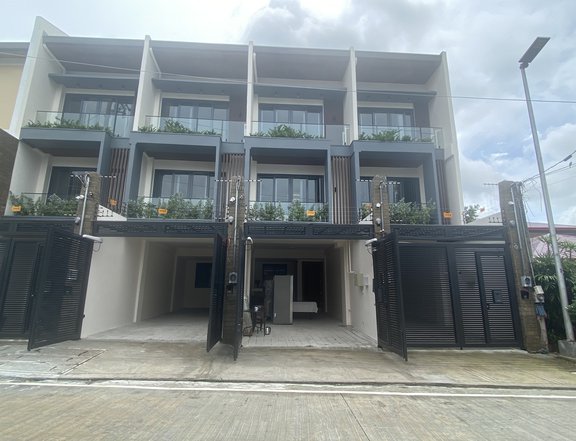 4-bedroom Townhouse For Sale in Quezon City / QC Metro Manila