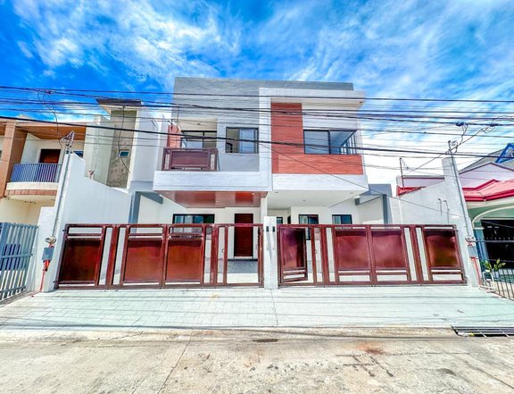 20% DP Payable in 8 Months, Pre-selling Duplex House in BF Resort Village Las Pinas