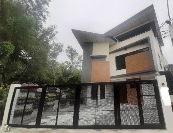 4-Bedrooms Modern Design House For Sale Ayala Alabang