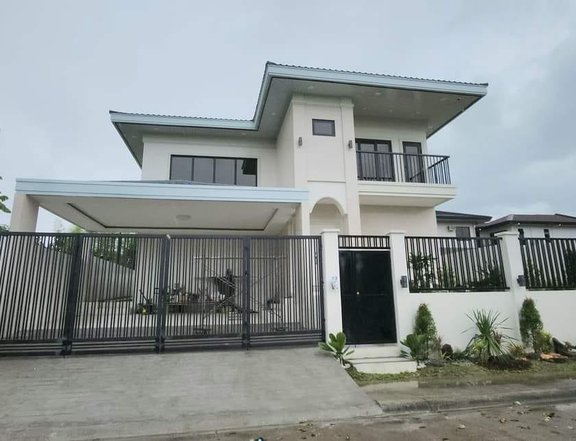2 storey house and lot w/ 4 bedrooms and pool near SM Telebastagan