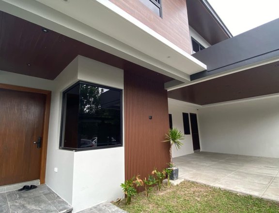 5 Bedroom Modern House with Pool For Rent Near Clark, Pampanga