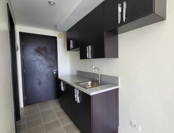 Ready For Occupancy Studio Unit in Pasig near ortigas along C5 Road Rent To Own/For sale