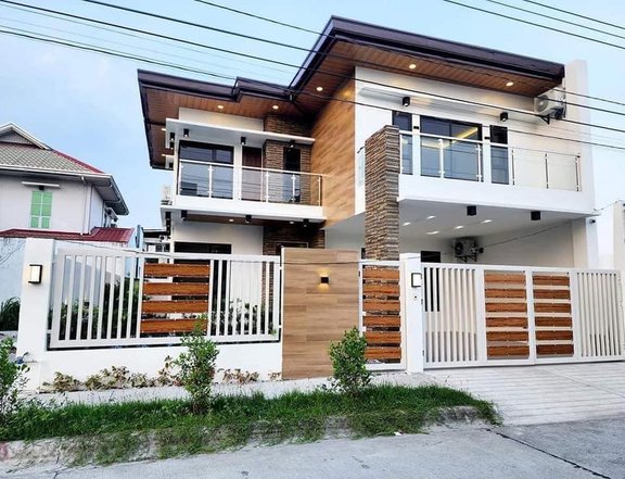 2 storey house n lot with 4 bedrooms and pool in Angeles Pampanga