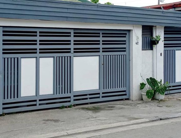 5-bedroom Single Detached House For Sale in Tandang Sora