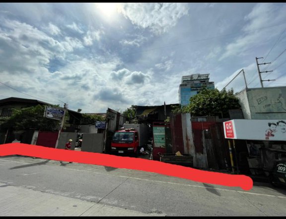Through lot for sale in Cubao